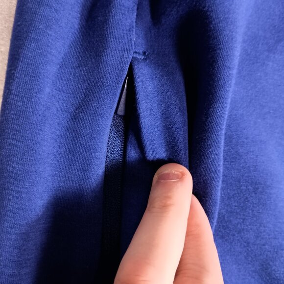 Nike 24.7 Impossibly Soft Men's Large Blue Dri-Fit 1/2 Zip Pockets Pullover - Picture 7 of 12